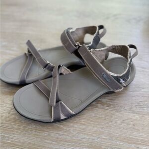 Teva Women's Verra outdoor strap hiking walking Sandals shoes Taupe Grey size 9